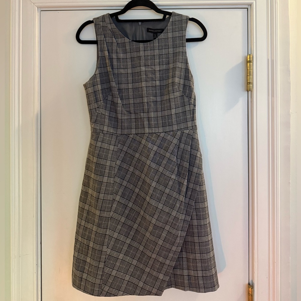 Banana Republic Gray Plaid Sleeveless Dress